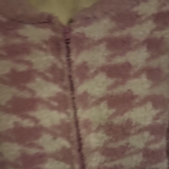 SKIMS Pink and White Pajama Set - Picture 4 of 5